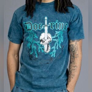 Doctrine graphic tee Sz various